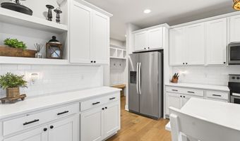 705 35th St SW, Altoona, IA 50009