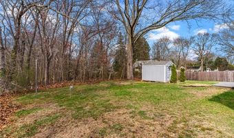 4 Sherbrooke Rd, Barrington, RI 02806