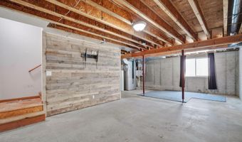 4919 Waller St, Ames, IA 50014