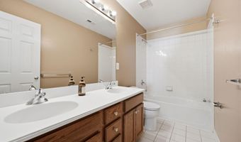 25 Brittany Ct, Atlantic Highlands, NJ 07716