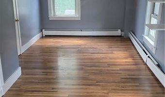 18 Glen St, East Providence, RI 02915