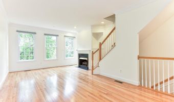 315 S HENRY St S, Alexandria, VA 22314