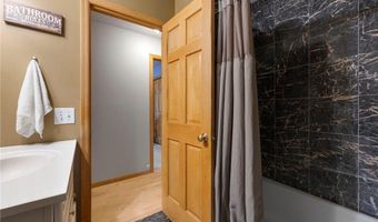 101 Hidden Meadow Ct, Apple Valley, MN 55124