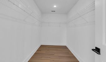 293 Trenton Ave N, Bayville, NJ 08721