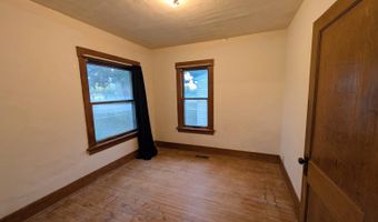 902 W 10th St, Atlantic, IA 50022