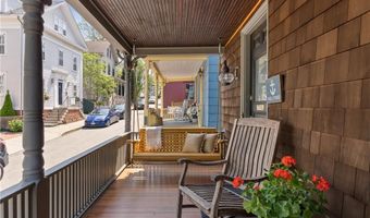 21 John St, Newport, RI 02840