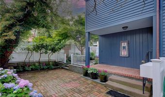 42 Second St, Newport, RI 02840