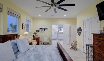 102 Angelfish Ct, Aransas Pass, TX 78336