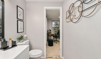 2504 WINDBREAK Dr, Alexandria, VA 22306