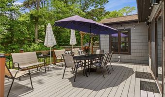 5 Buoy St, Jamestown, RI 02835