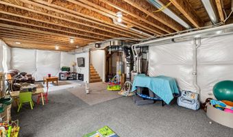 605 Ellis Cir, Adel, IA 50003
