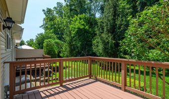 15 Caldwell Ter, Danbury, CT 06810