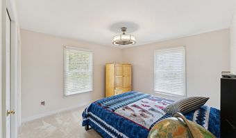 915 Cimarron Oval, Aurora, OH 44202