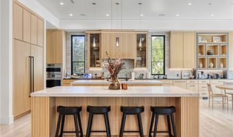 4050 Contera Rd, Encino, CA 91436