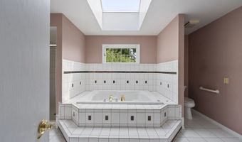 201 E White Oak St, Arlington Heights, IL 60005