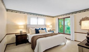 451 Reflection Rd, Apple Valley, MN 55124
