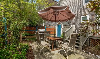 12 Callender Ave, Newport, RI 02840