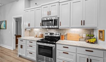 2 Stanhope Ln, Bella Vista, AR 72715