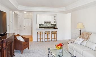 28 N De Baun Ave 208, Airmont, NY 10901