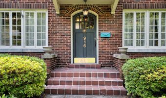 916 Audubon Pkwy, Audubon Park, KY 40213