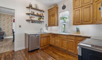 702 S Van Buren St, Auburn, IN 46706