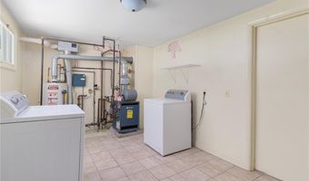 61 Applegate Rd, Cranston, RI 02920
