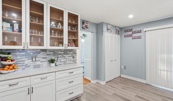 4936 SAUQUOIT Ln, Annandale, VA 22003