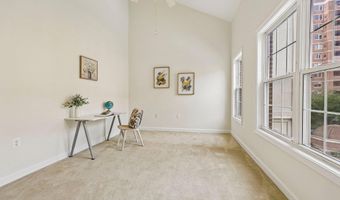 1320 N WAYNE St N 405, Arlington, VA 22201