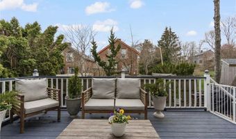 5 Conrad Ct, Newport, RI 02840