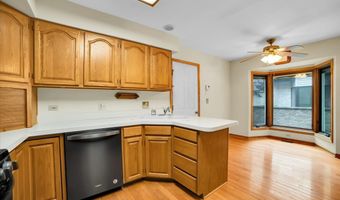 2143 N Juniper Ln, Arlington Heights, IL 60004