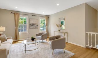 8302 NIGHTINGALE Ct, Annandale, VA 22003
