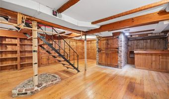 11 Searingtown Rd, Albertson, NY 11507