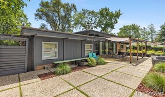 1235 Thornapple River Dr SE, Ada, MI 49301