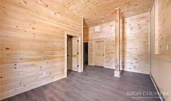167 Apple Cove Rd, Banner Elk, NC 28604