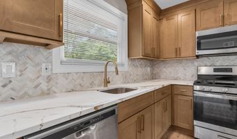 23 Georgetown Blvd, Barnegat, NJ 08005