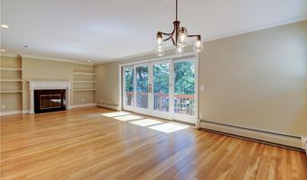 6 Pine Ln, Johnston, RI 02919