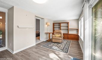 1 Marsh Harbor Dr A, Beaufort, SC 29907