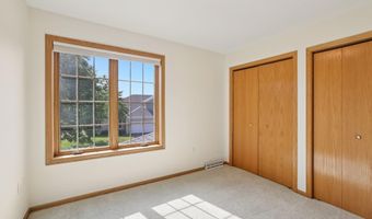 3354 N Stone Creek Cir, Madison, WI 53719