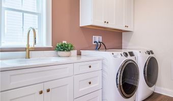 272 Freedom Ln Franklin, Allison Park, PA 15101