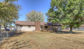 569 E 36th St, Baxter Springs, KS 66713