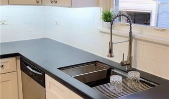 1867 Triplett Blvd, Akron, OH 44312