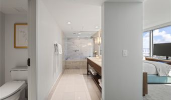 383 Kalaimoku St 3010, Honolulu, HI 96815