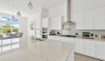 832 MANNS HARBOR Dr, Apollo Beach, FL 33572