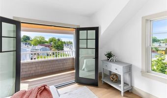 35 Coggeshall Ave, Newport, RI 02840