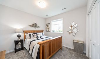 2333 Stonewood Ct SW, Altoona, IA 50009
