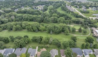 994 Emerald Hills Dr S, Arnolds Park, IA 51331