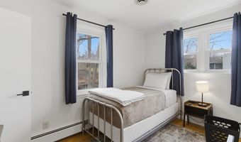 212 Dewey St, Bennington, VT 05201