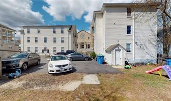 44 Division St, Lincoln, RI 02838