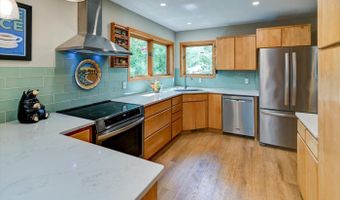 2877 Glacier Valley Rd, Fitchburg, WI 53711