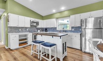 58 Lake Hill Dr, Alexander City, AL 35010